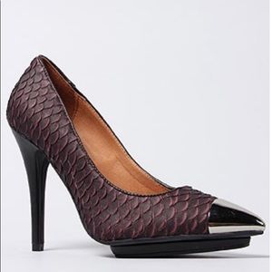 Pumps - The Bullet Shoe in Purple Snake and Silver